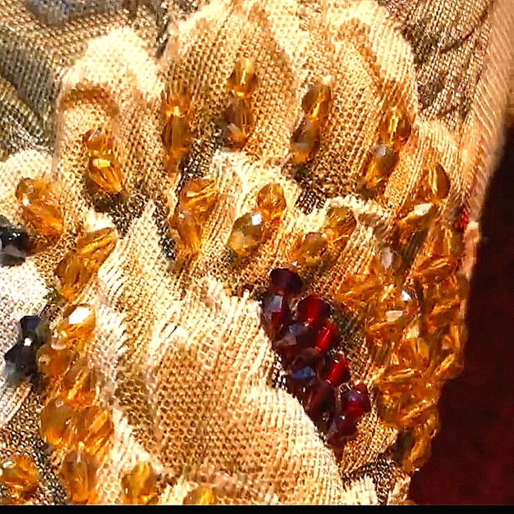 ❤️RESERVED. NWT Stunning Jacket with 3D Hand saw Flowers Beads. X - Picture 15 of 16